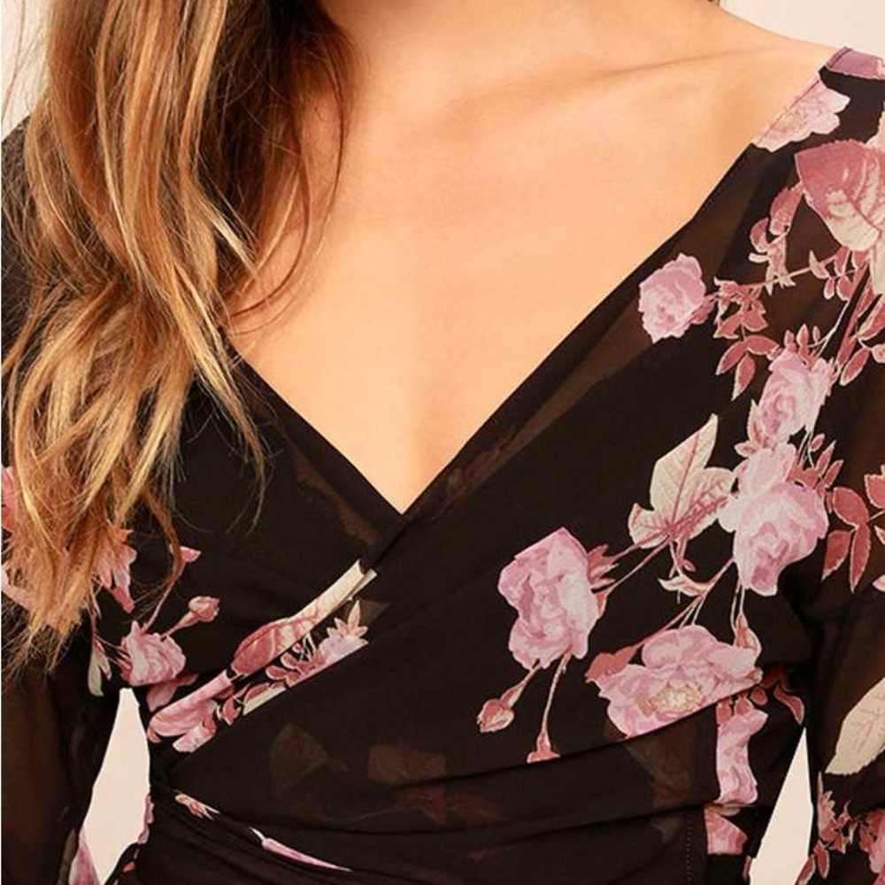 Lulu's Blooming Love Women’s Blush Pink and Black Floral Print Small Wrap Top